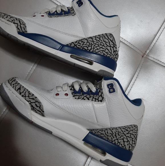 Jordan 3s - Picture 3 of 5